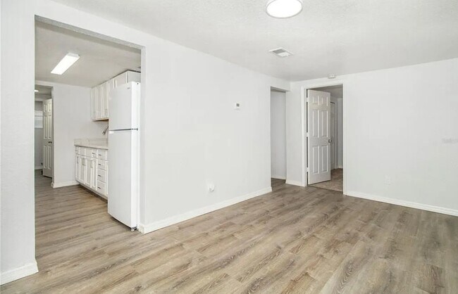Building Photo - 4214 E Palifox St