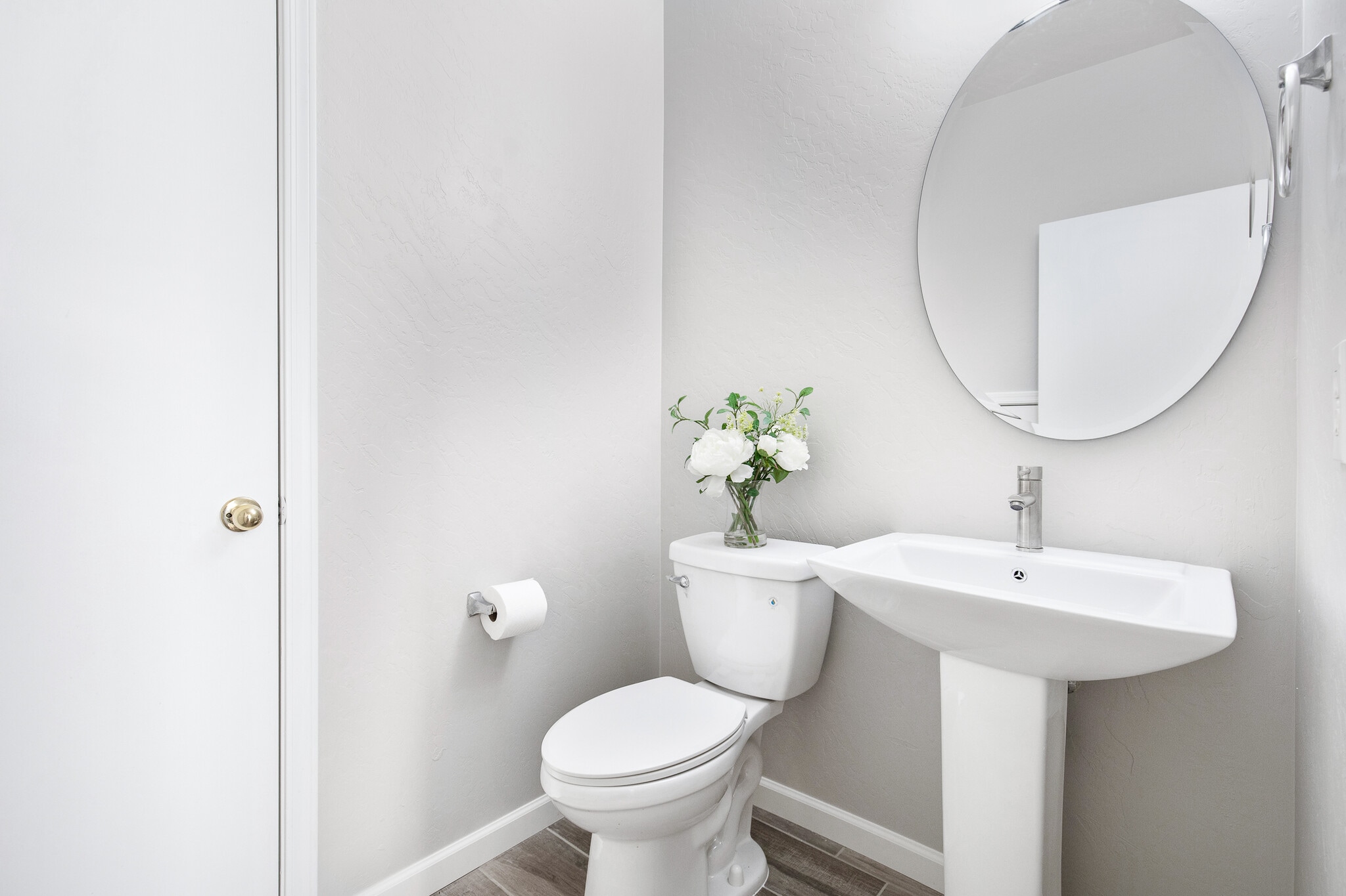 Downstairs Bathroom - 664 E Mariposa Pl