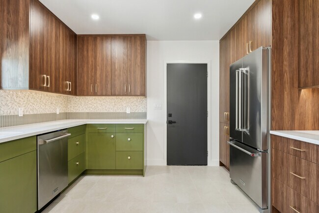 Building Photo - 8022 N 8th Ave