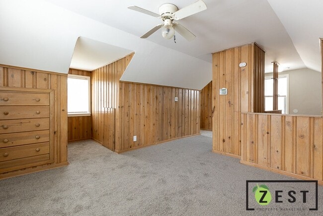 Building Photo - 19366 Woodside St