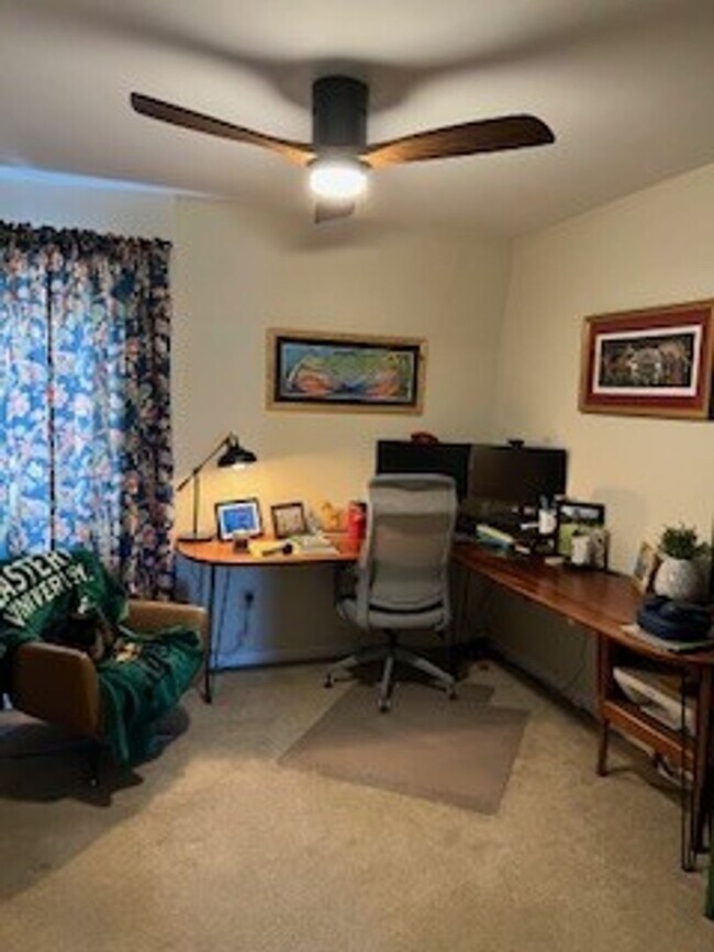 Building Photo - 301 Seattle St