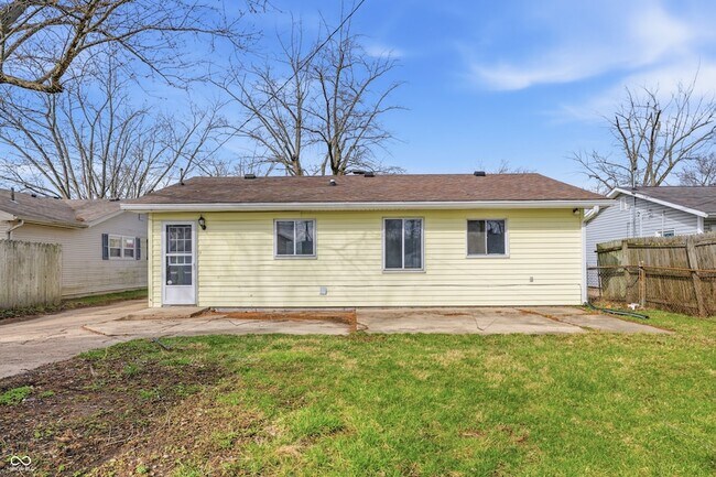 Building Photo - 2818 Apache Dr