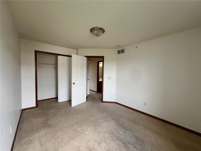 Building Photo - 5026 Yuma Ln N