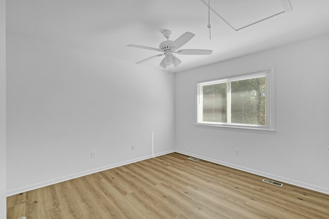 Building Photo - 106 Harris Creek Rd