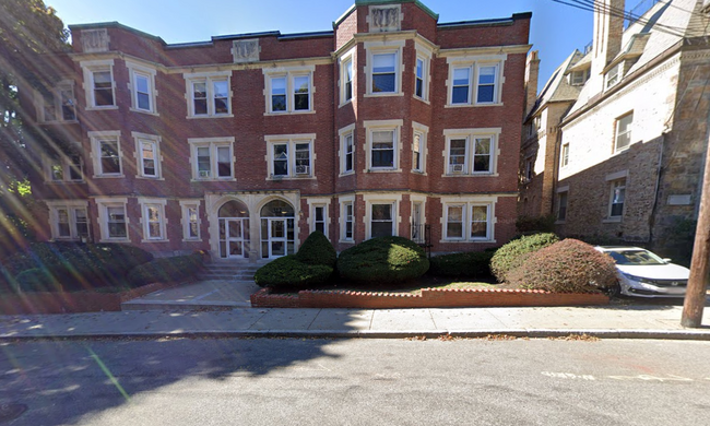 Building Photo - 313 Tappan St