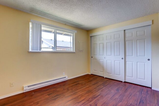 Building Photo - Remodeled Spacious 2 Bed 1 Bath In Quiet Community
