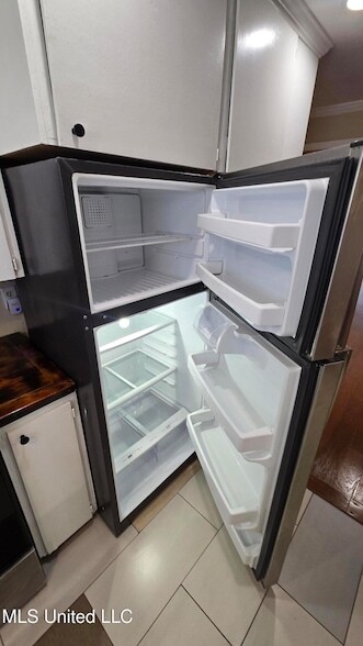 Building Photo - 933 Glastonbury Cir