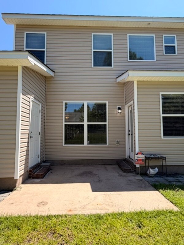 Building Photo - 201 Ashewicke Dr