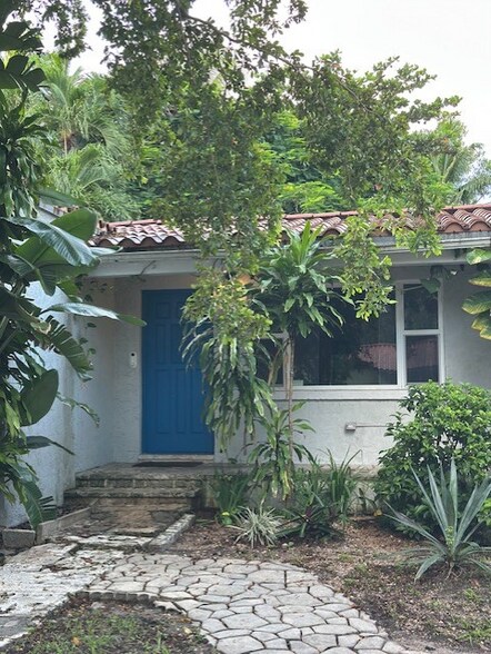 Building Photo - 460 NE 76th St