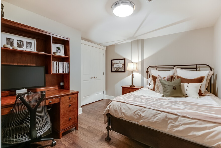 Building Photo - 27 Library St NE