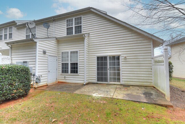 Building Photo - End-Unit 3br/2.5bth Townhome in Villages o...