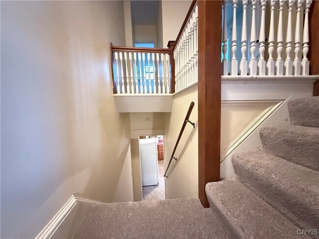 Building Photo - 56 E 5th St