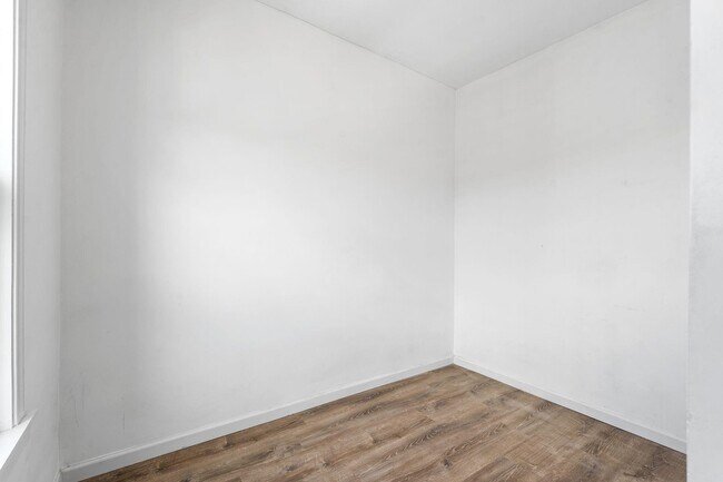 Building Photo - 188 Delaware Ave