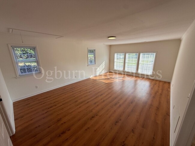 Building Photo - 1747 Piney Grv Rd