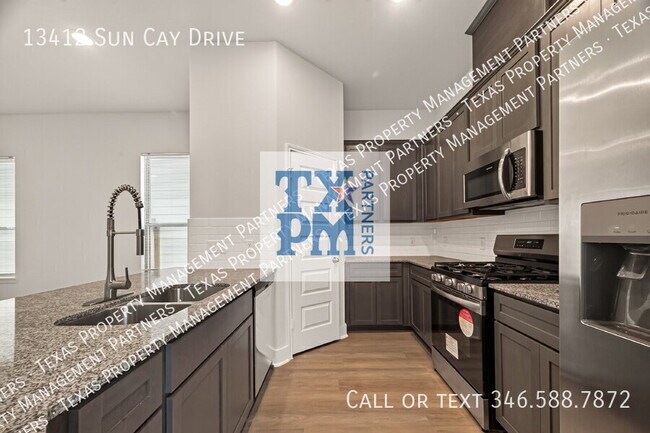 Building Photo - 13412 Sun Cay Drive