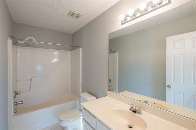 Building Photo - 7040 Magnolia Park Ln NW