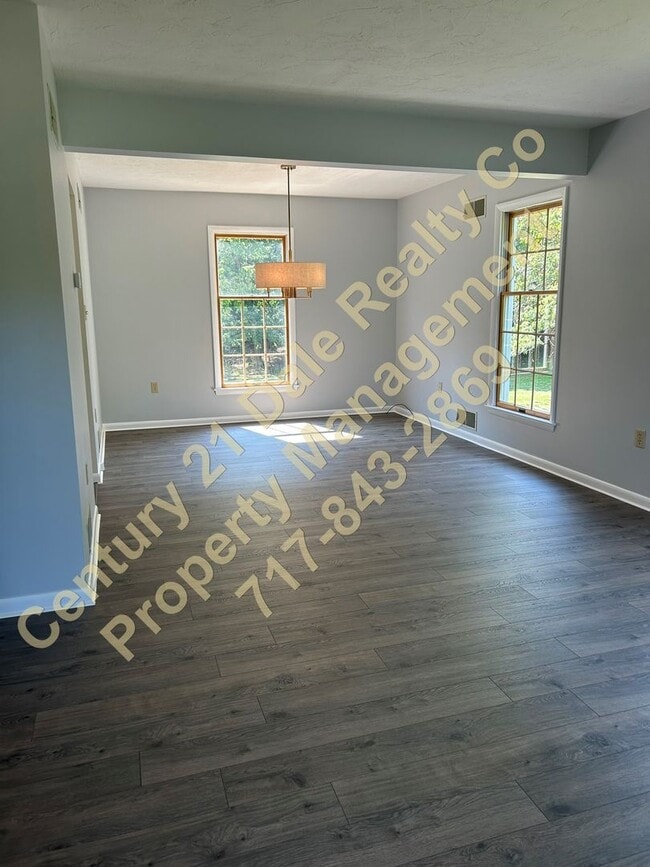 Building Photo - Gorgeous 4 Bedroom Home located in Northeastern School District with a 2 Car Garage