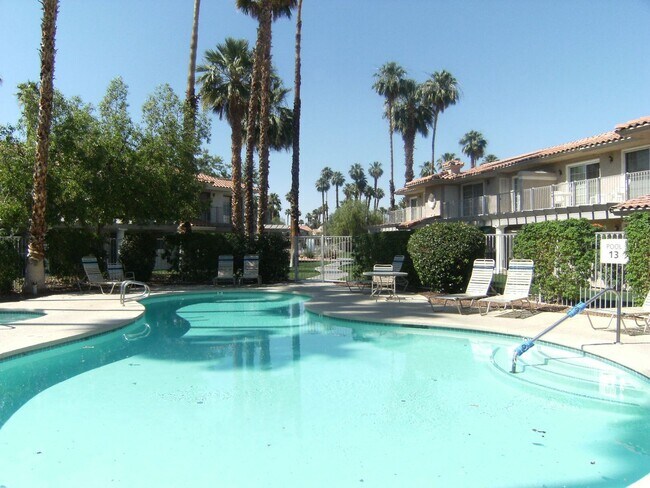 Building Photo - Freshly Updated 2-Bedroom Condo In The Mes...