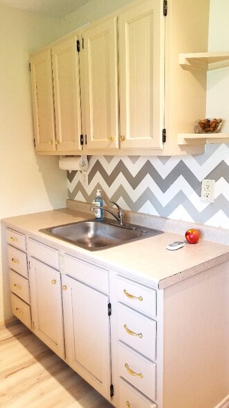 Primary Photo - 71 W North St