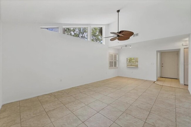 Building Photo - 5051 Village Garden Dr