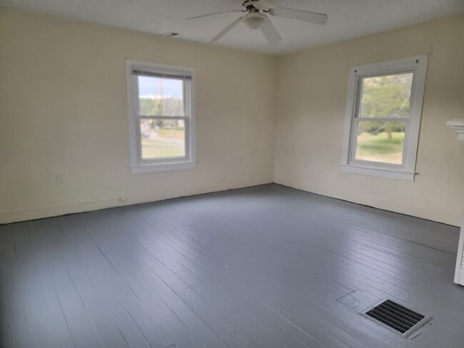 Building Photo - 14212 Shields Bridge Rd