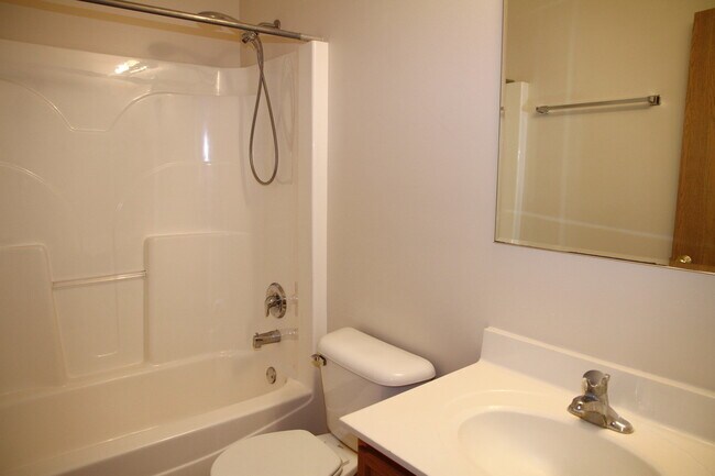 Building Photo - 383 Chesapeake Ln