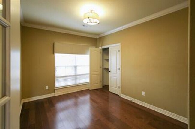 Building Photo - Gorgeous home in Bentonville!