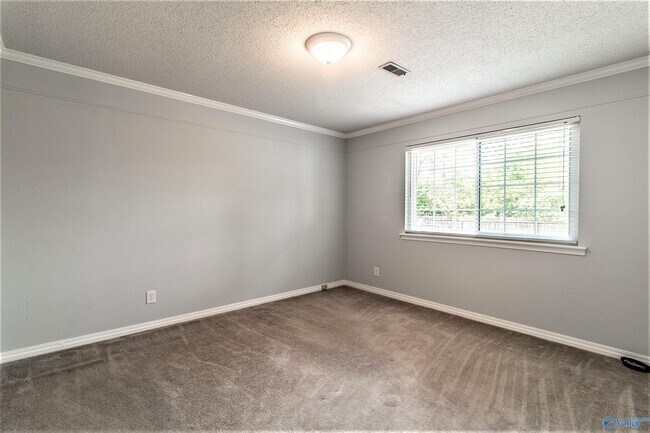Building Photo - 1201 Aldridge Dr SE