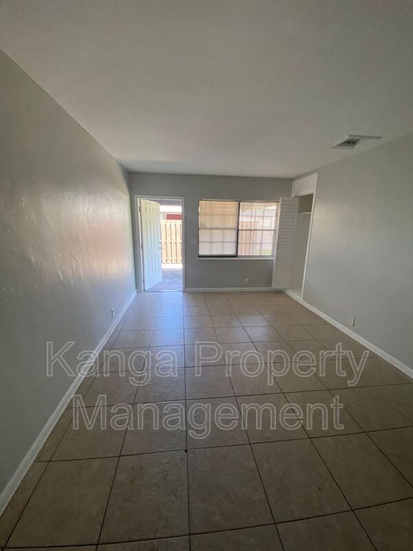 Building Photo - 3716 Henry Ave