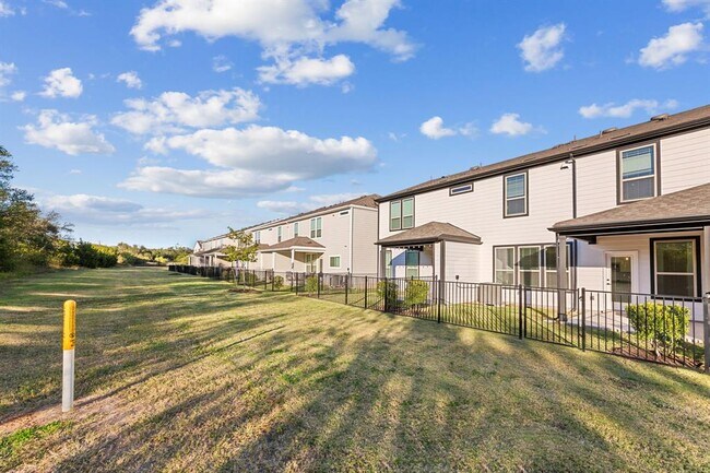 Building Photo - 2725 Woodall Dr