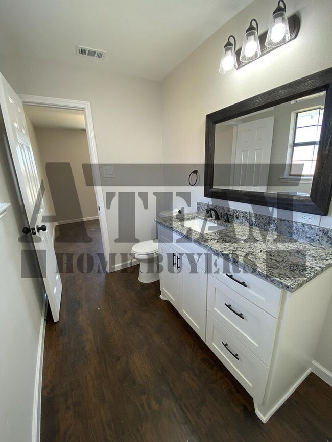 Building Photo - 4 Bedroom 2 Bathroom home for rent!