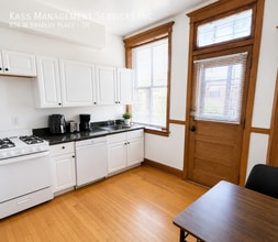 Building Photo - 836 W Bradley Pl
