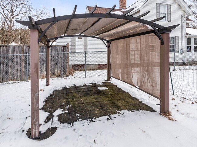 Building Photo - 16 Hampden Ave