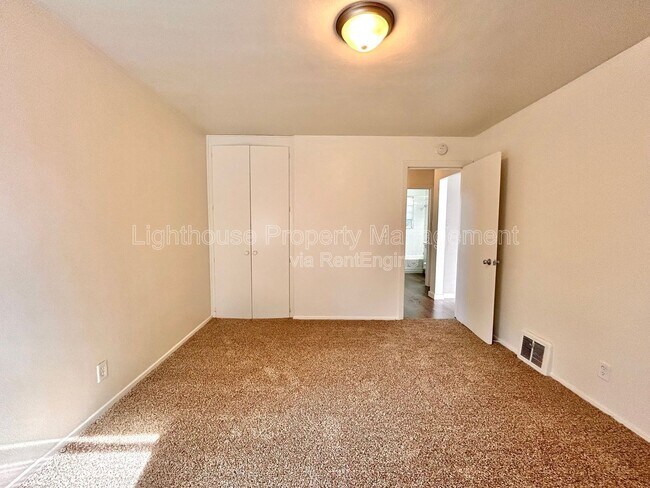 Building Photo - 2278 Nelson Ave SE