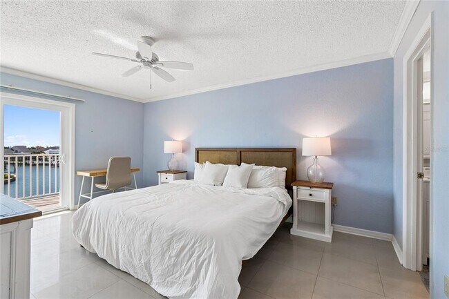 Building Photo - 719 Pinellas Bayway S