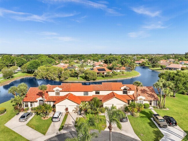 Building Photo - 10323 Hidden Springs Ct