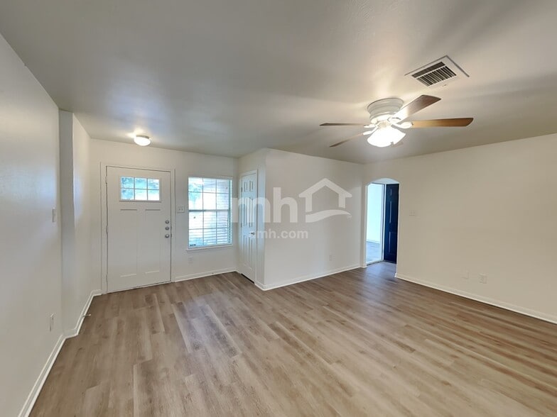 Building Photo - 13214 Ambrosa Dr