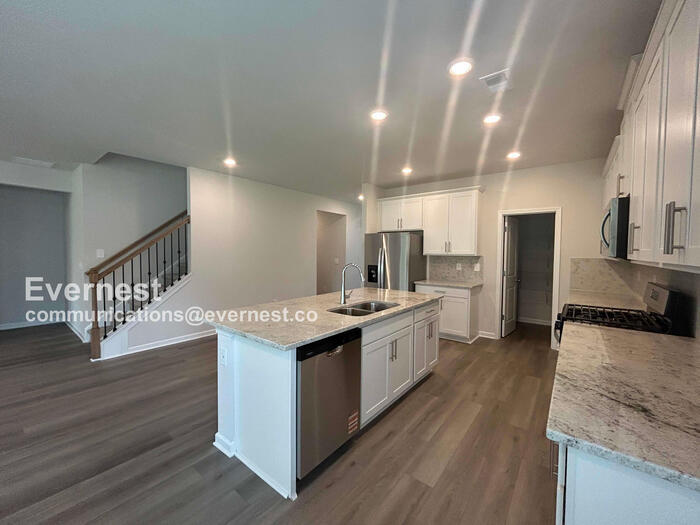 Building Photo - 3954 Brushy St