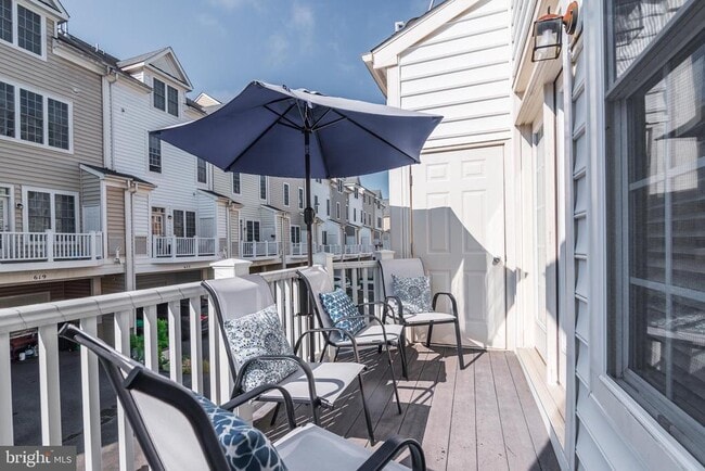 Building Photo - 610 Eden Pl