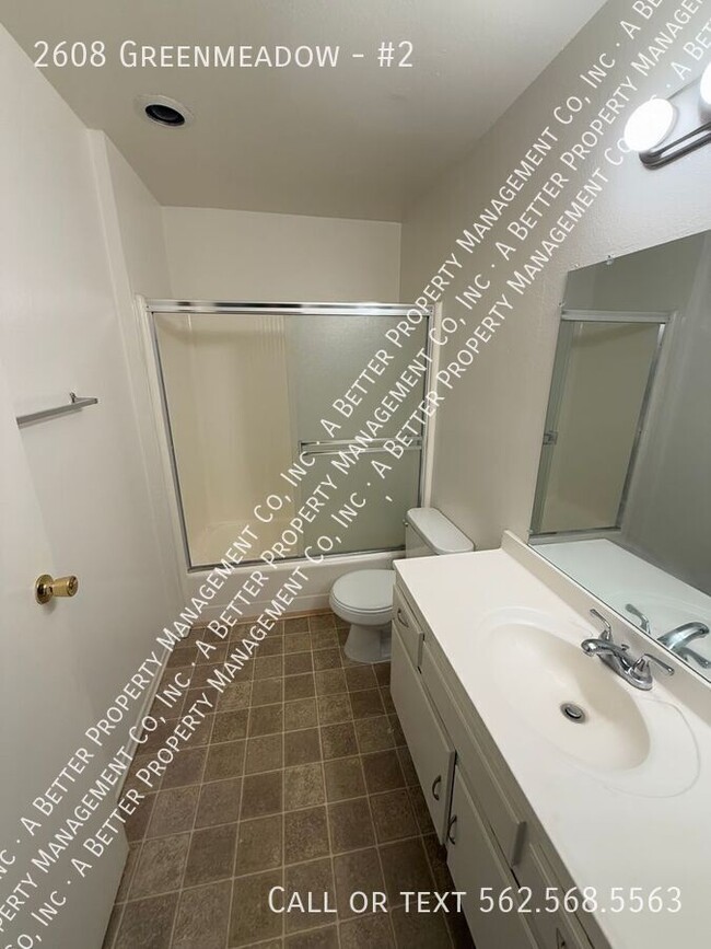 Building Photo - 2 BED/2 BATH w/garage & private patio.  Sm...