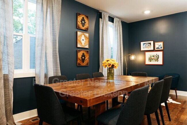 Building Photo - 11 N Hill St