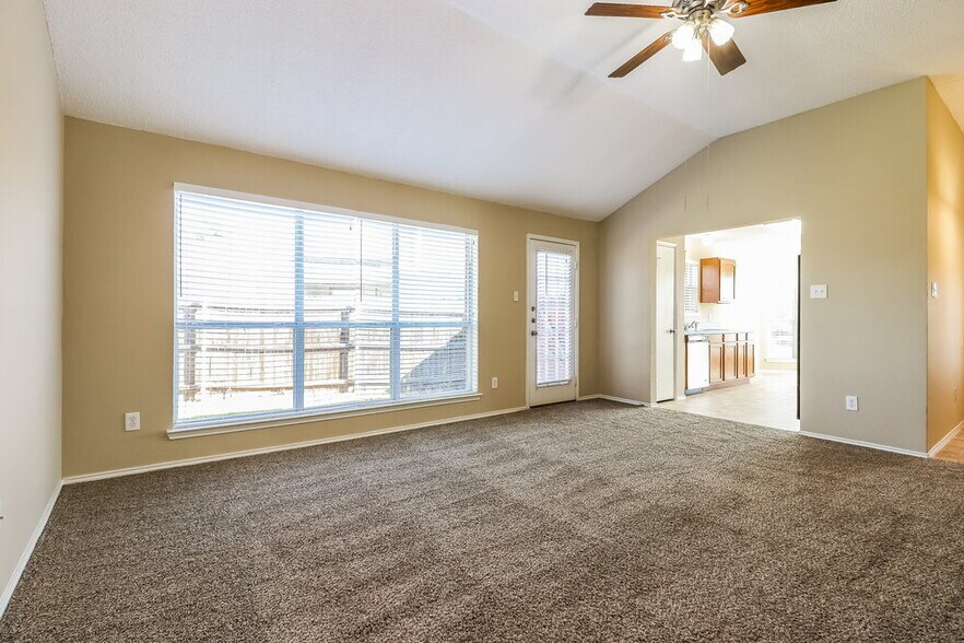 Building Photo - 10600 Copperwood Ln