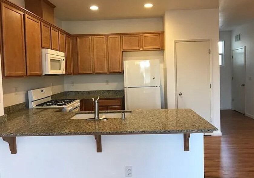 Building Photo - 209 Elworthy Ranch Cir