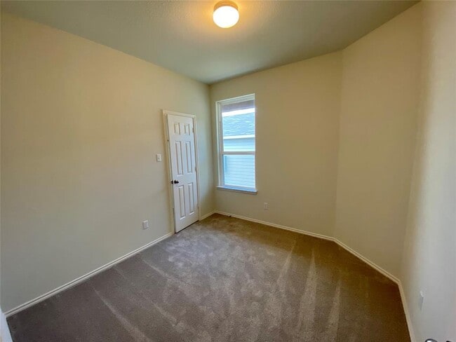 Building Photo - 204 Nettletree Dr