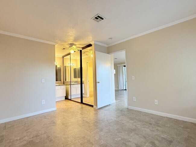 Building Photo - Inviting Rancho Peñasquitos Condo with Poo...