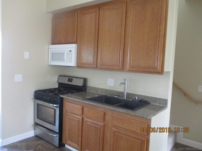 Building Photo - 5448 Mary Ln Dr