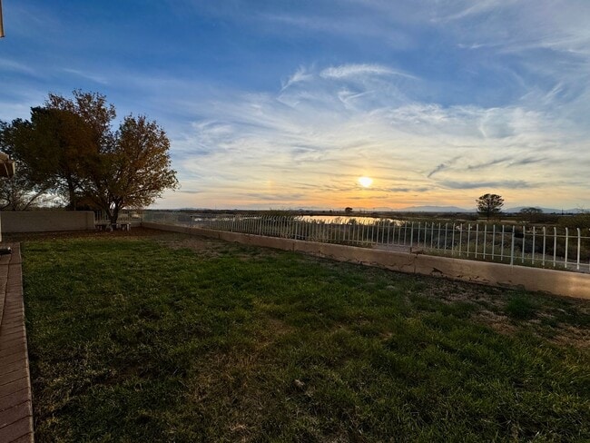 Building Photo - Beautiful golf course retreat