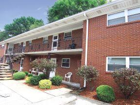 Quinnview Apts. 2219 Rockford Ln. All 2bedrooms/1bathroom apts $585 - $620 - 6807 West Pages Lane