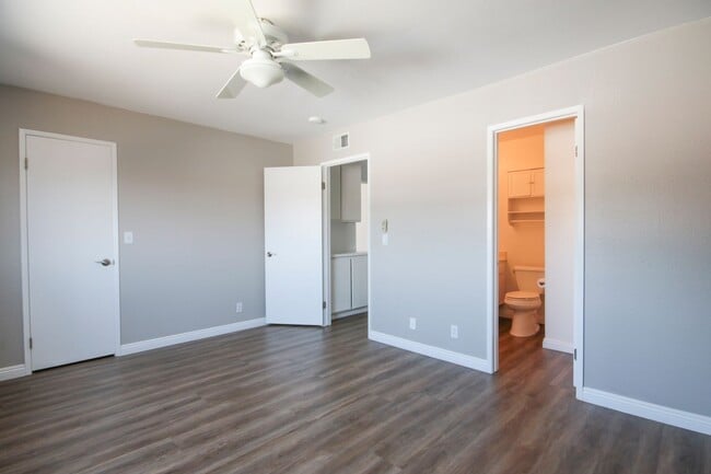 Building Photo - 7035 Lisa Ln