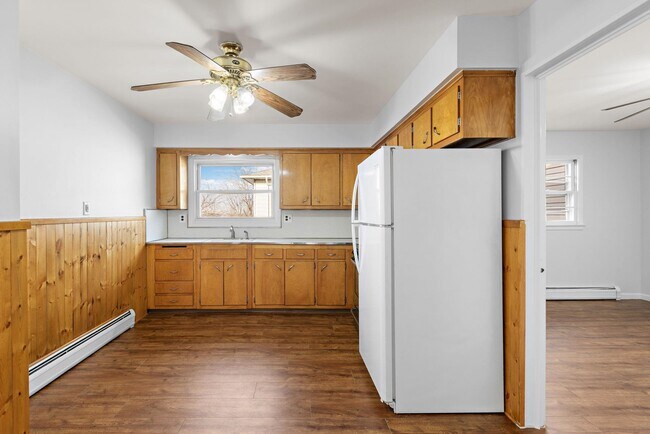 Building Photo - 70 2nd Ave